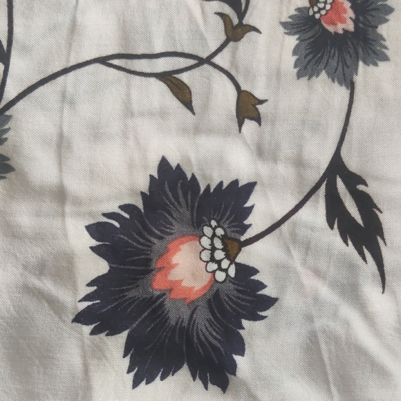 Floral Print Women Top - Picture 4 of 4